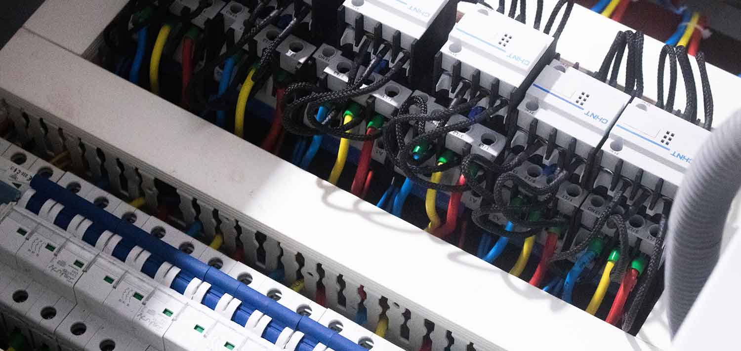 fully wired electrical distrubtion board